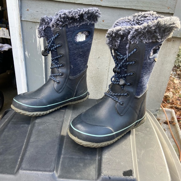BOGS  Big Kid Size 3 Used Arcata Knit Insulated Winter Waterproof Snow Boot - Picture 3 of 6